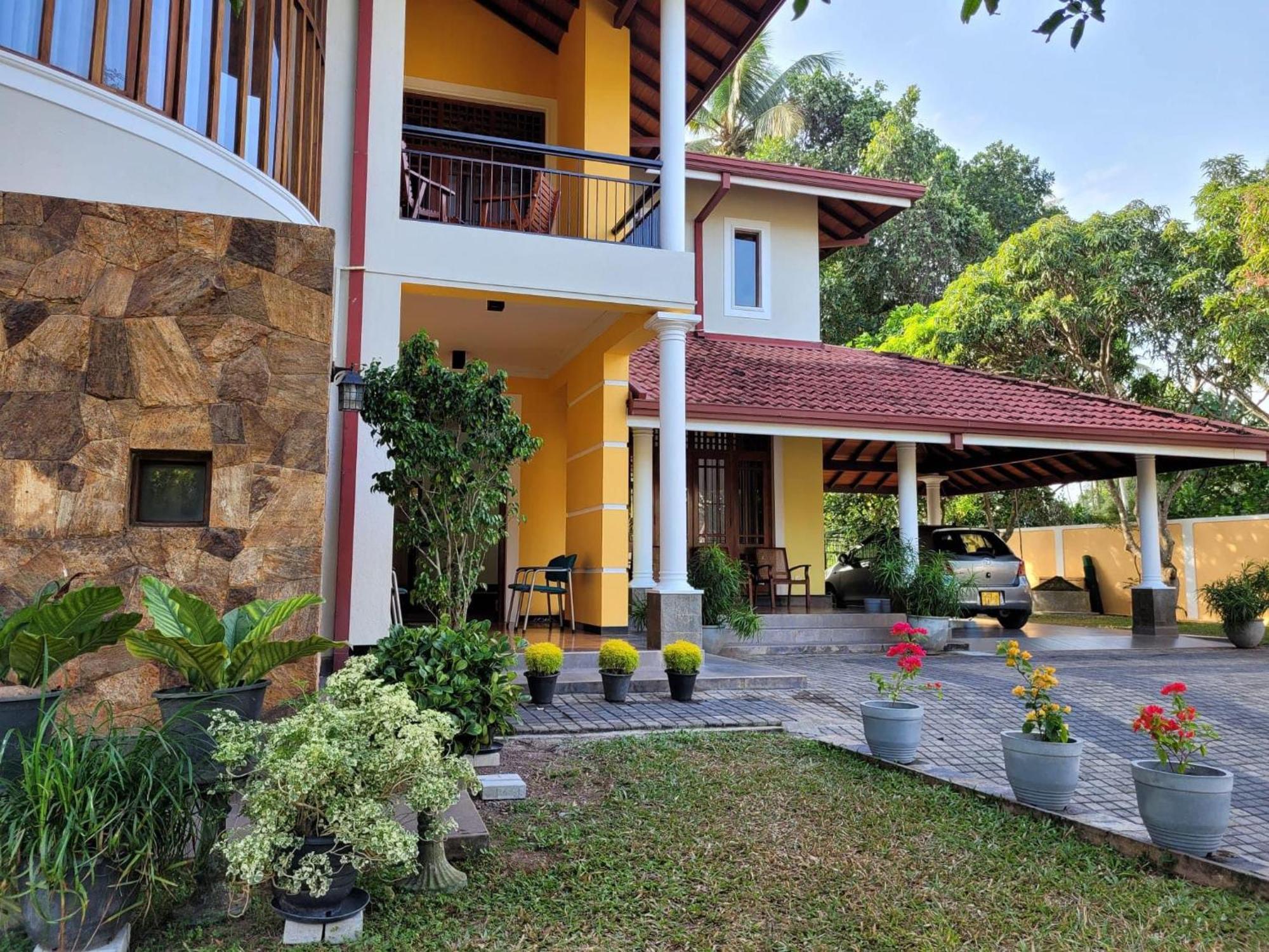 Bigcity Villa - Airport Transit Hotel Katunayaka Esterno foto