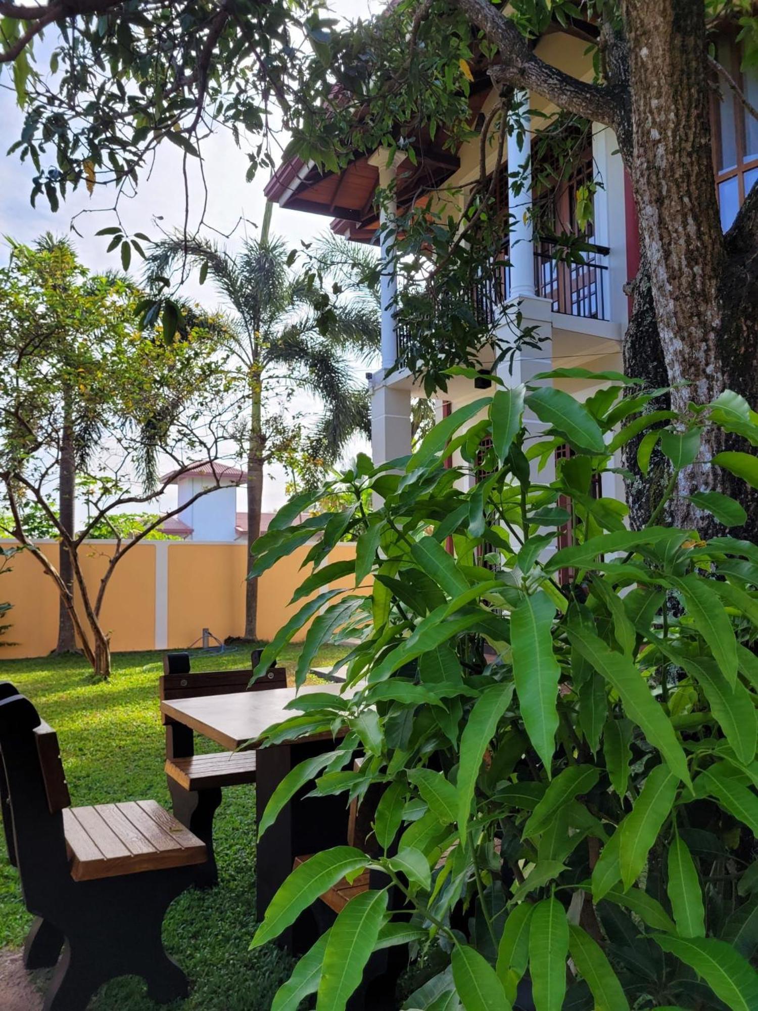 Bigcity Villa - Airport Transit Hotel Katunayaka Esterno foto