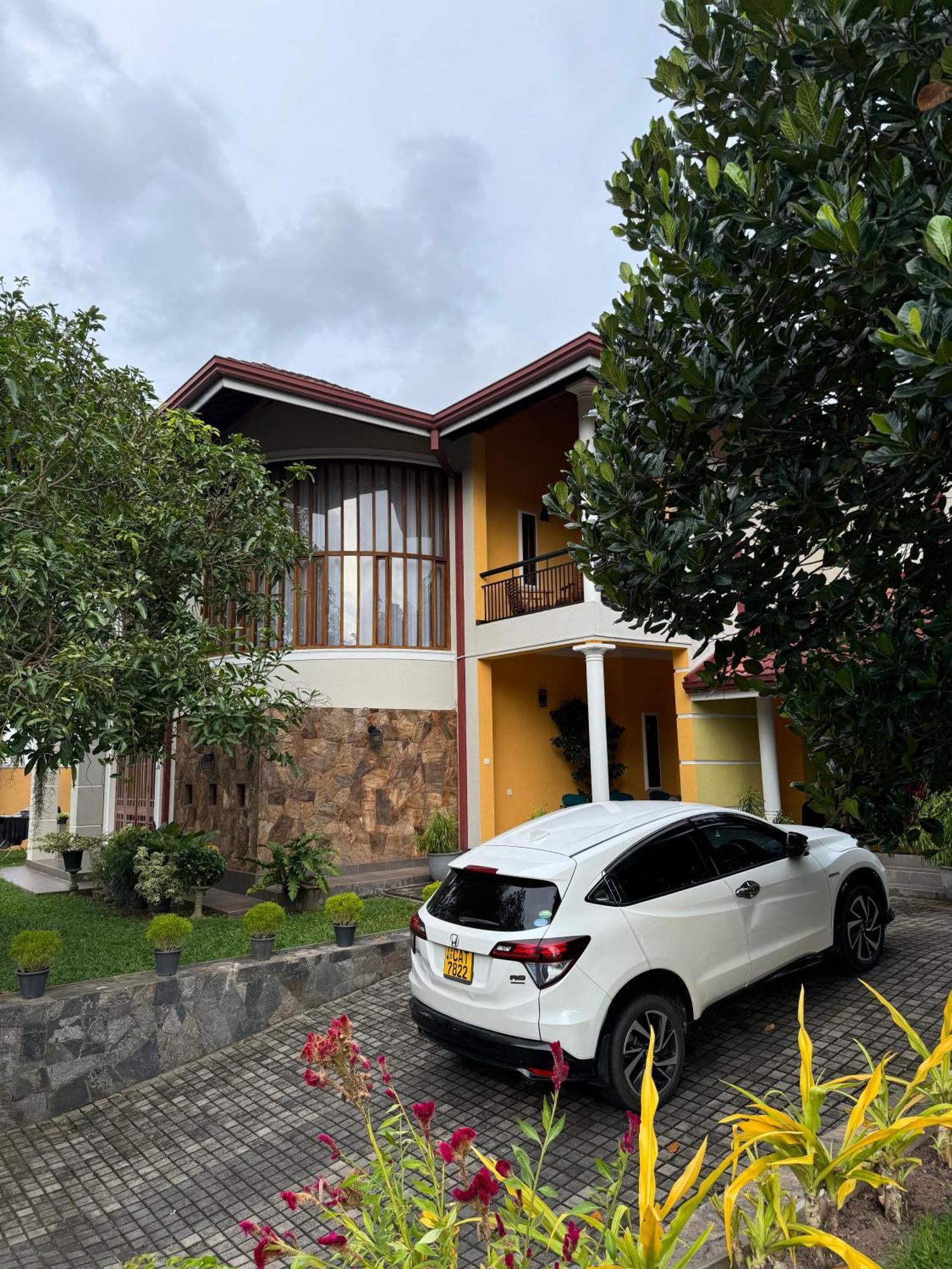 Bigcity Villa - Airport Transit Hotel Katunayaka Esterno foto