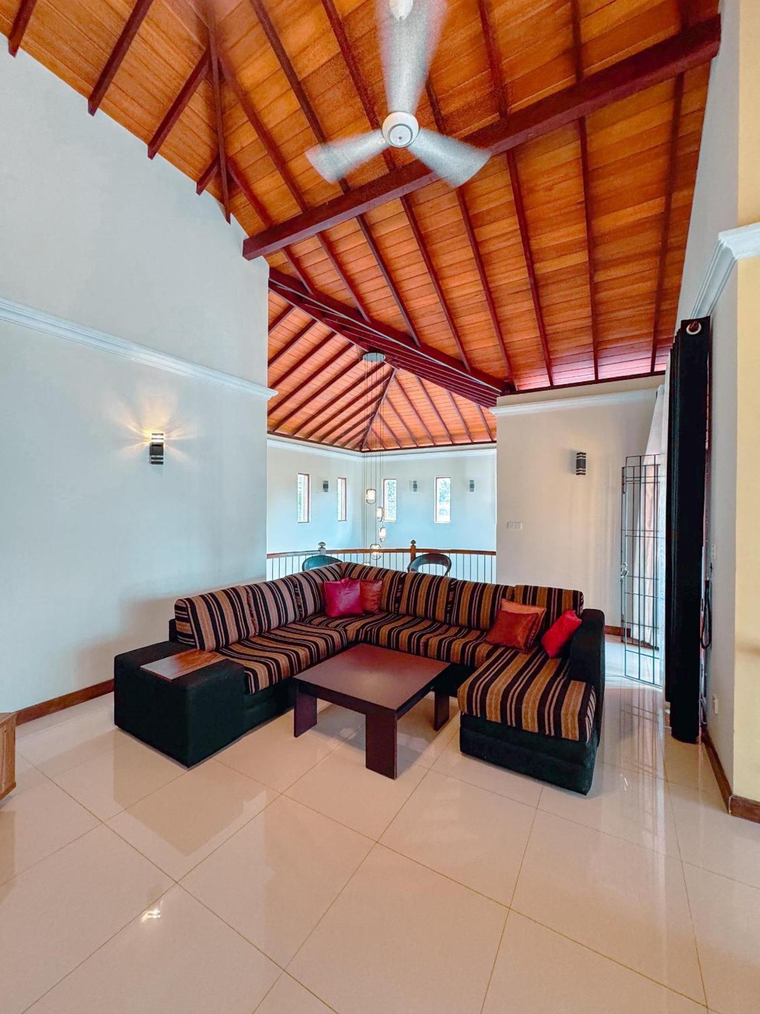 Bigcity Villa - Airport Transit Hotel Katunayaka Esterno foto