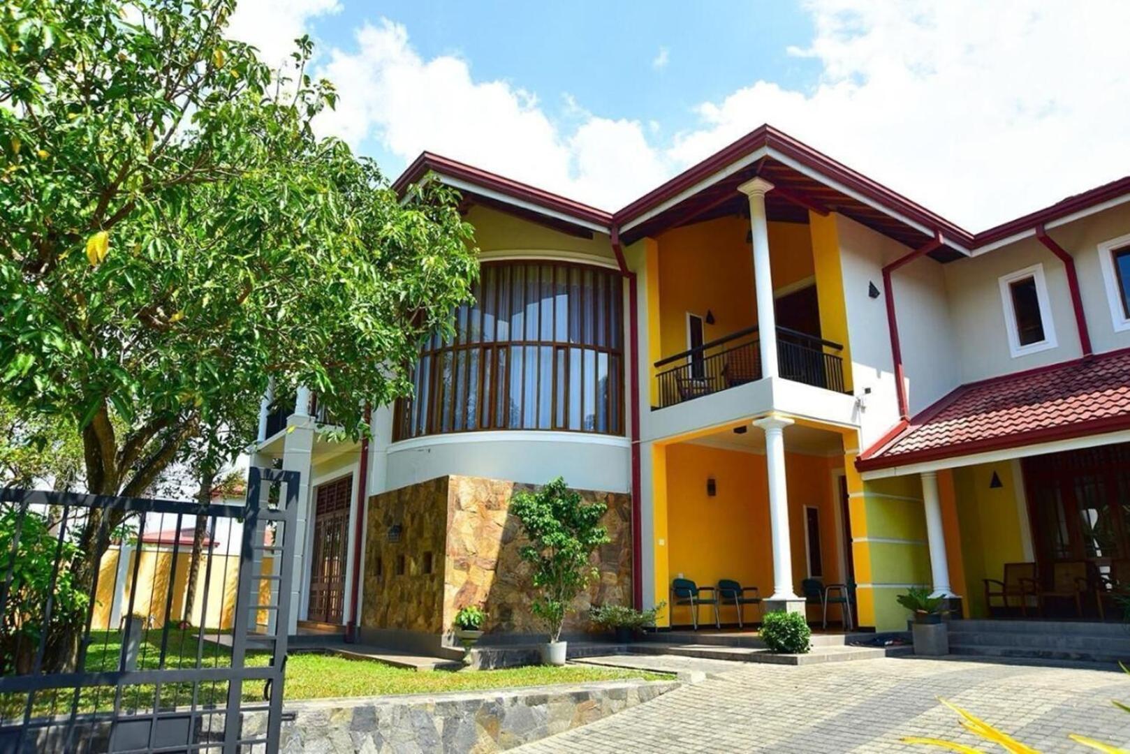 Bigcity Villa - Airport Transit Hotel Katunayaka Esterno foto